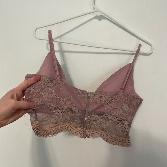 TOBI Lauren Lace Cropped Top Mauve Pink / Purple V-Neck Scalloped Hem Crop Top M - Picture 16 of 16